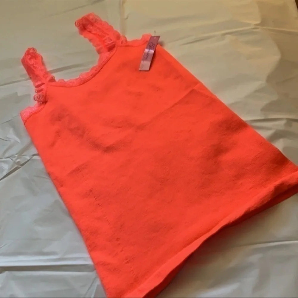 SOFFE WOMANS NEON SHORT SET TEE IS SMALL/MEDIUM SHORTS ARE SIZE LARGE